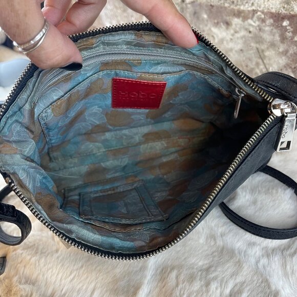 HOBO International Mara Black Leather Small Classic Crossbody Zippered Purse - Picture 5 of 8